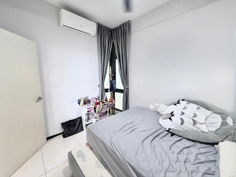 Service Residence for Sale at 8Scape Residence @ Sutera - Dylan Tan - Bedroom - PropertyGuru.com.my