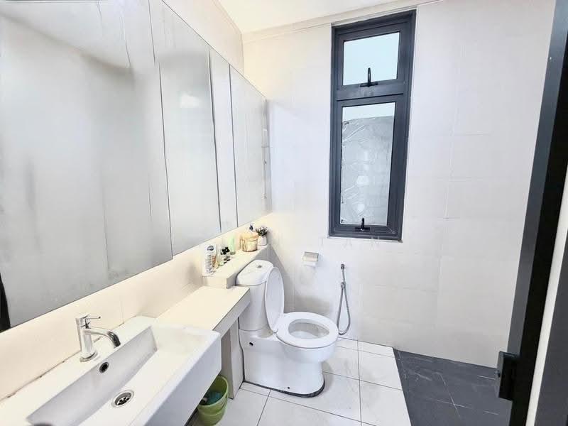 Service Residence for Sale at 8Scape Residence @ Sutera - Dylan Tan - Bathroom - PropertyGuru.com.my