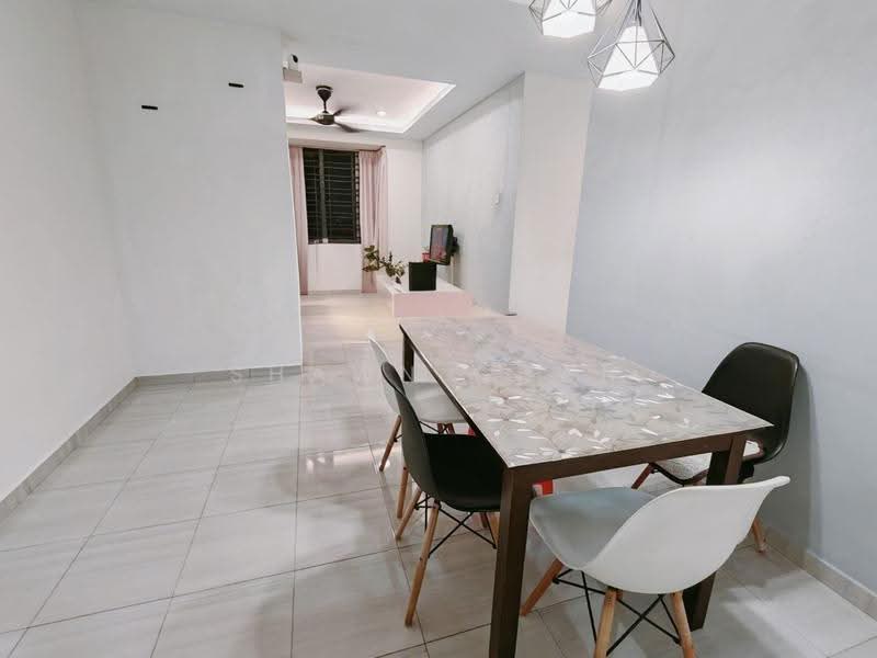 Kediaman Servis untuk Dijual di Nusa Perdana Serviced Apartment - Shawn Chan - Dining Room - PropertyGuru.com.my