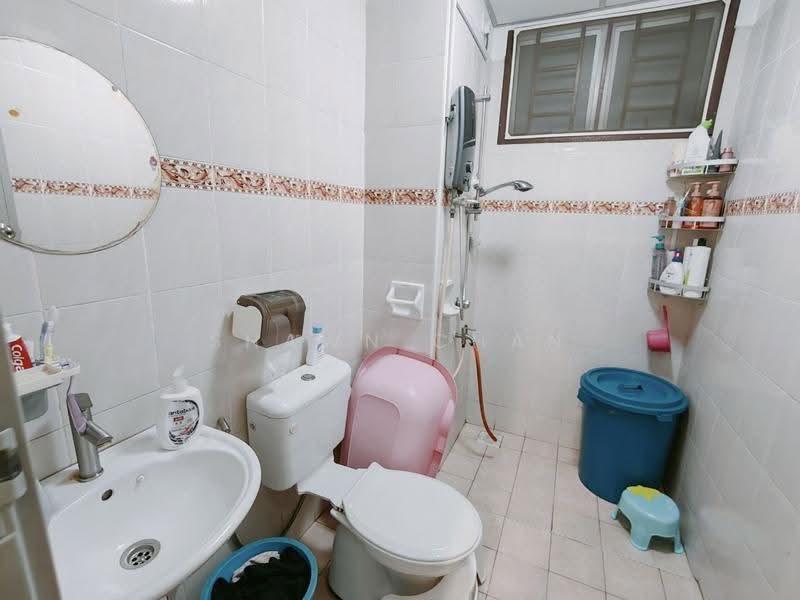 Kediaman Servis untuk Dijual di Nusa Perdana Serviced Apartment - Shawn Chan - Bathroom - PropertyGuru.com.my