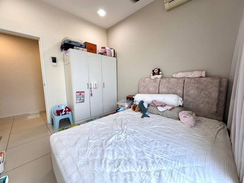 Kondominium untuk Dijual di D'Rich Executive Suites - Shawn Chan - Bedroom - PropertyGuru.com.my