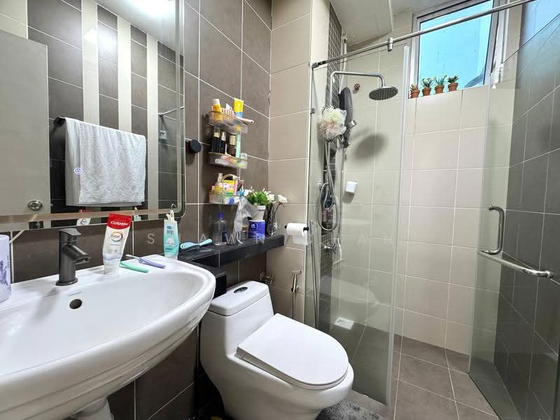Kondominium untuk Dijual di D'Rich Executive Suites - Shawn Chan - Bathroom - PropertyGuru.com.my