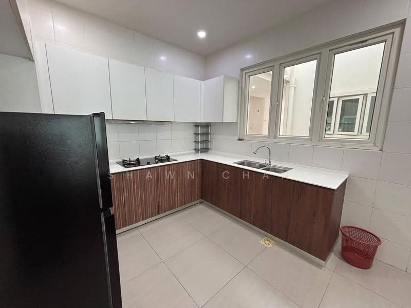 Kondominium untuk Disewa di Royal Strand @ Country Garden Danga Bay - Shawn Chan - Kitchen - PropertyGuru.com.my