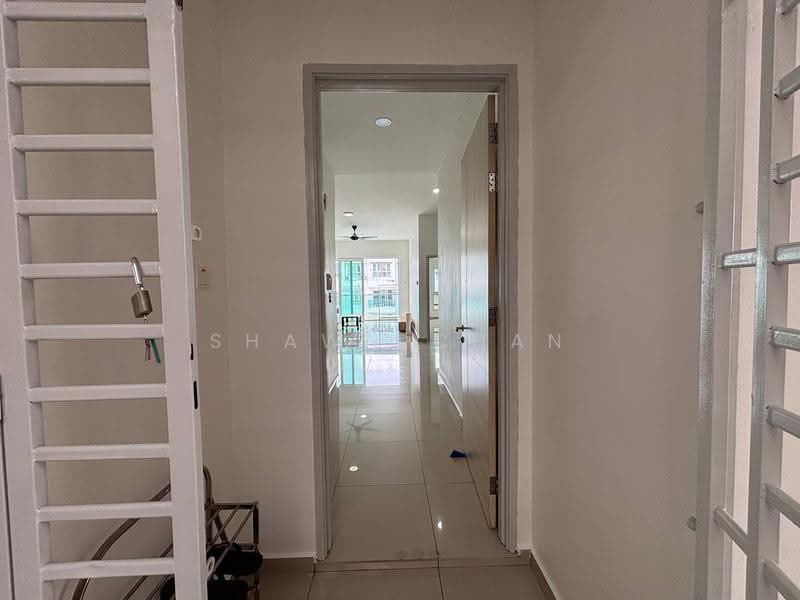 Kondominium untuk Disewa di Royal Strand @ Country Garden Danga Bay - Shawn Chan - Entrance - PropertyGuru.com.my