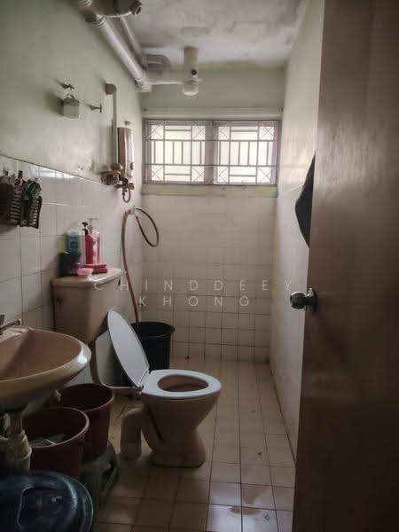 Apartment for Sale at Pangsaria Apartment - Chinddeey Khong - Bathroom - PropertyGuru.com.my