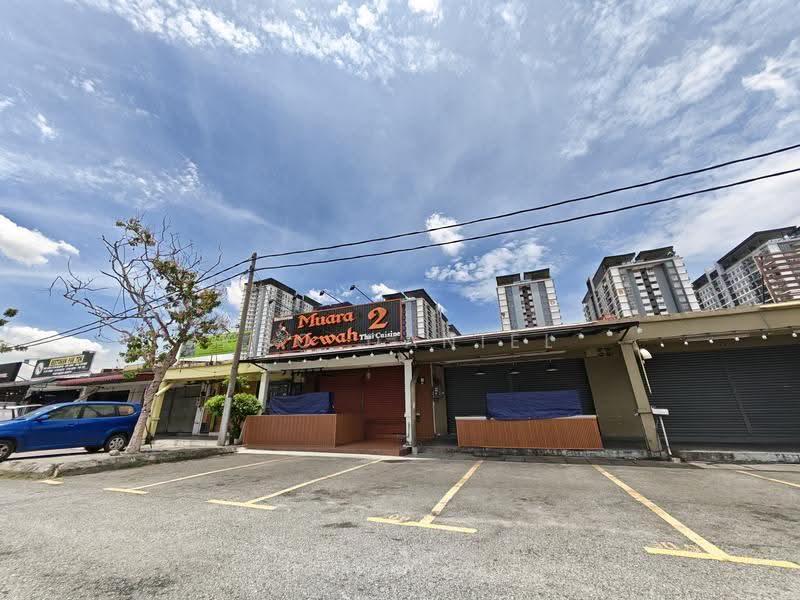 Shop / Office for Sale in Bandar Saujana Putra (Tanjong Duabelas) - Kho Daniel - Exterior - PropertyGuru.com.my