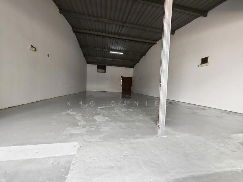 Shop / Office for Sale in Bandar Saujana Putra (Tanjong Duabelas) - Kho Daniel - Interior - PropertyGuru.com.my
