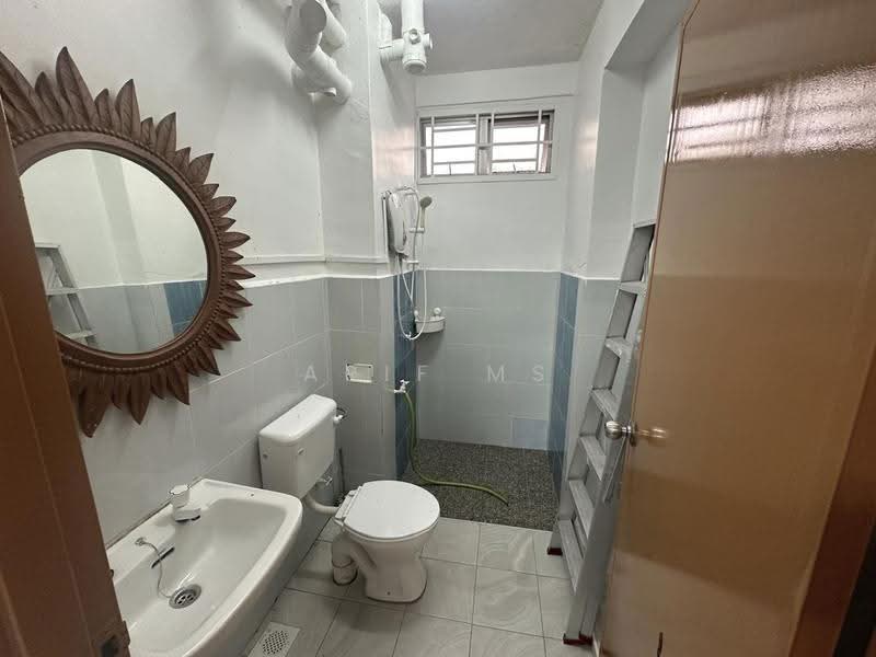Pangsapuri untuk Disewa di Indah Court Apartment - Arif MS - Bathroom - PropertyGuru.com.my