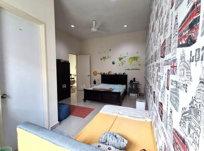 Rumah Berkembar untuk Dijual di Taman Kluang Indah (Kluang) - Firdaus Dauz - Bedroom - PropertyGuru.com.my