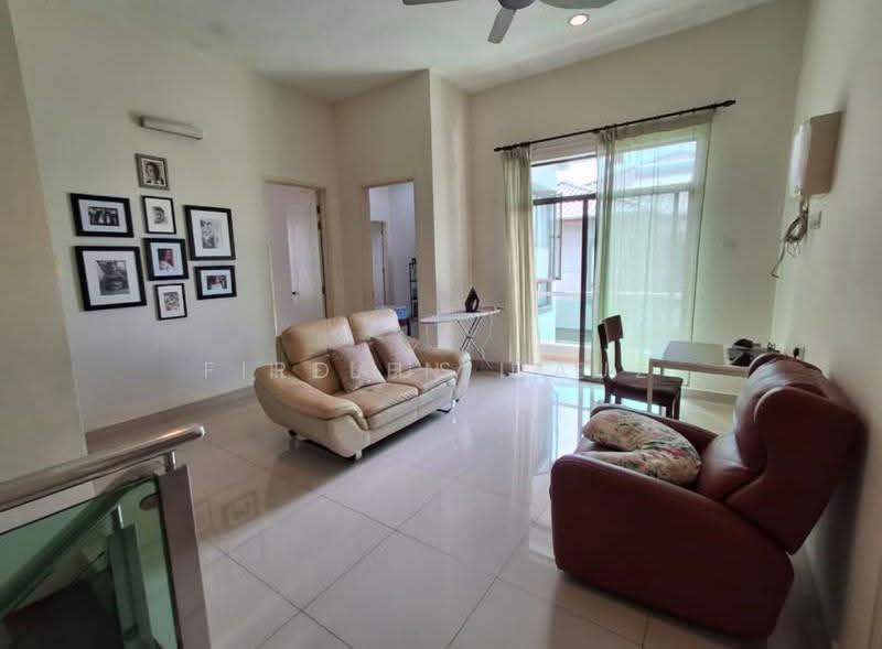 Rumah Berkembar untuk Dijual di Taman Kluang Indah (Kluang) - Firdaus Dauz - Living Room - PropertyGuru.com.my