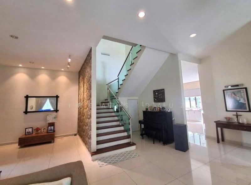 Rumah Berkembar untuk Dijual di Taman Kluang Indah (Kluang) - Firdaus Dauz - Living Room - PropertyGuru.com.my