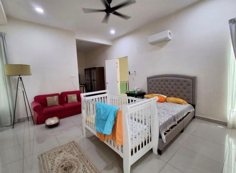 Rumah Berkembar untuk Dijual di Taman Kluang Indah (Kluang) - Firdaus Dauz - Bedroom - PropertyGuru.com.my
