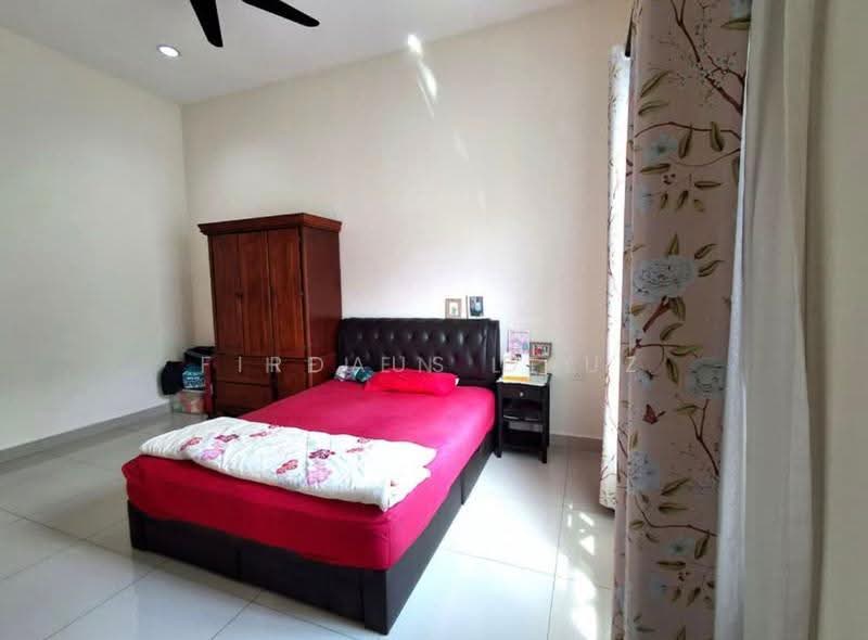 Rumah Berkembar untuk Dijual di Taman Kluang Indah (Kluang) - Firdaus Dauz - Bedroom - PropertyGuru.com.my