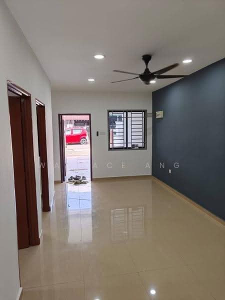 Rumah Teres 1-Tingkat untuk Dijual di Taman Ungku Tun Aminah (Skudai) - Wallace Ang - Living Room - PropertyGuru.com.my