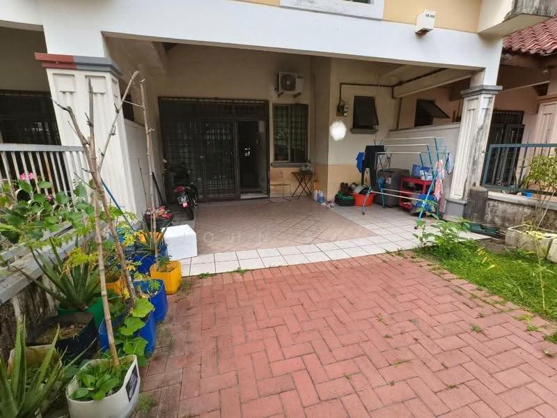1-storey Terraced House for Sale in Taman Molek (Johor Bahru) - John Sia - Exterior - PropertyGuru.com.my