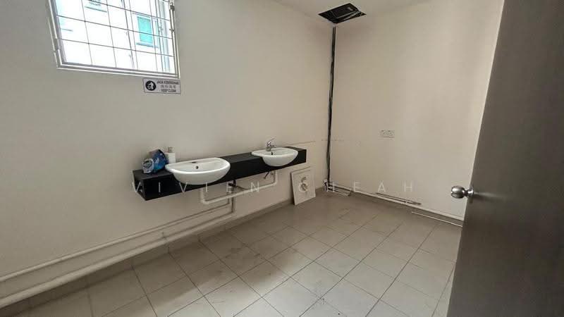 Shop / Office untuk Disewa di George Town (Penang) - Vivien Cheah - Bathroom - PropertyGuru.com.my