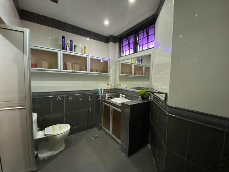 2-storey Terraced House for Sale in Taman Rinting (Masai) - Wallace Ang - Bathroom - PropertyGuru.com.my