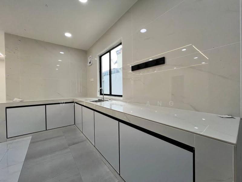 Semi-Detached House for Sale in Taman Sri Skudai (Skudai) - Wallace Ang - Kitchen - PropertyGuru.com.my