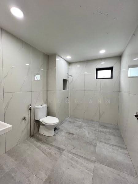 Semi-Detached House for Sale in Taman Sri Skudai (Skudai) - Wallace Ang - Bathroom - PropertyGuru.com.my