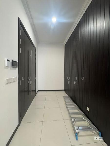 Rumah Berkembar untuk Disewa di Telok Panglima Garang (Selangor) - Eugene Ong Eu chieh - Entrance - PropertyGuru.com.my