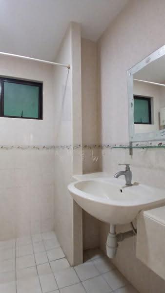 Kondominium untuk Dijual di Pelangi Utama - Angie Siew - Bathroom - PropertyGuru.com.my