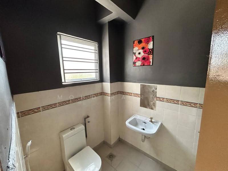 Terraced House for Sale in Seremban (Negeri Sembilan) - Mohd Rafiee - Bathroom - PropertyGuru.com.my