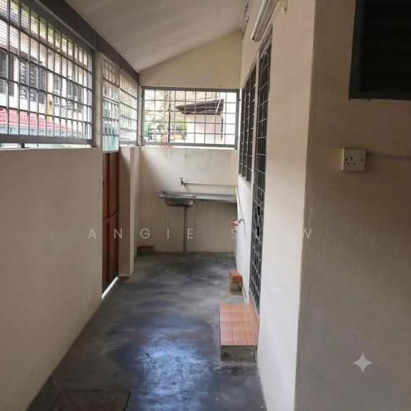 2-storey Terraced House for Rent in Kelana Jaya (Petaling Jaya) - Angie Siew - Balcony - PropertyGuru.com.my