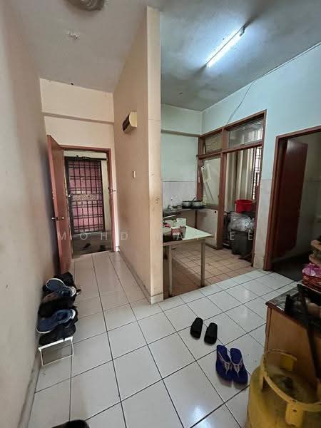 Pangsapuri untuk Dijual di Kelompok Rajawali Apartment - Mohd Rafiee - Kitchen - PropertyGuru.com.my