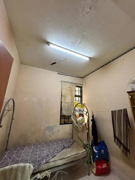 Pangsapuri untuk Dijual di Kelompok Rajawali Apartment - Mohd Rafiee - Bedroom - PropertyGuru.com.my