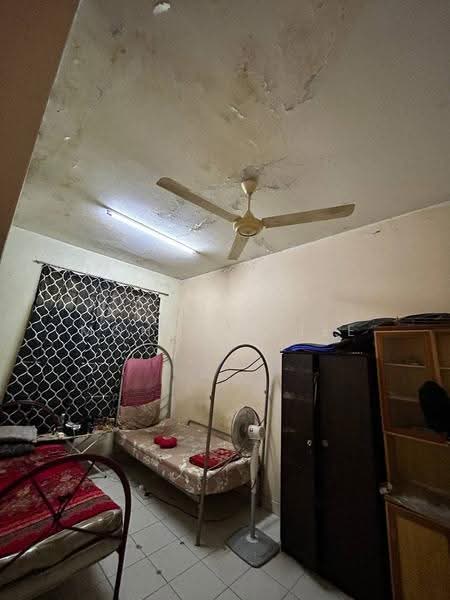 Pangsapuri untuk Dijual di Kelompok Rajawali Apartment - Mohd Rafiee - Bedroom - PropertyGuru.com.my