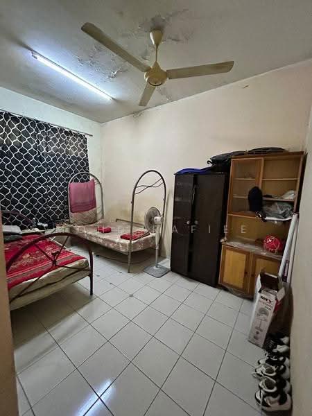 Pangsapuri untuk Dijual di Kelompok Rajawali Apartment - Mohd Rafiee - Bedroom - PropertyGuru.com.my