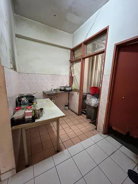 Pangsapuri untuk Dijual di Kelompok Rajawali Apartment - Mohd Rafiee - Kitchen - PropertyGuru.com.my