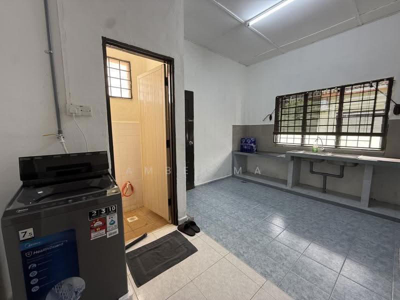 1-storey Terraced House for Rent in Taman Universiti (Skudai) - Amber Ma - Kitchen - PropertyGuru.com.my