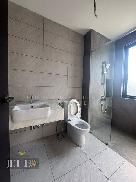 Semi-Detached House for Sale in Telok Panglima Garang (Selangor) - Eugene Ong Eu chieh - Bathroom - PropertyGuru.com.my