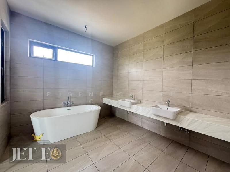 Semi-Detached House for Sale in Telok Panglima Garang (Selangor) - Eugene Ong Eu chieh - Bathroom - PropertyGuru.com.my