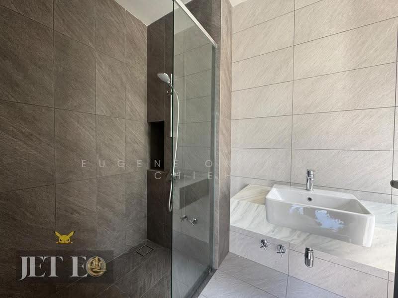 Semi-Detached House for Sale in Telok Panglima Garang (Selangor) - Eugene Ong Eu chieh - Bathroom - PropertyGuru.com.my