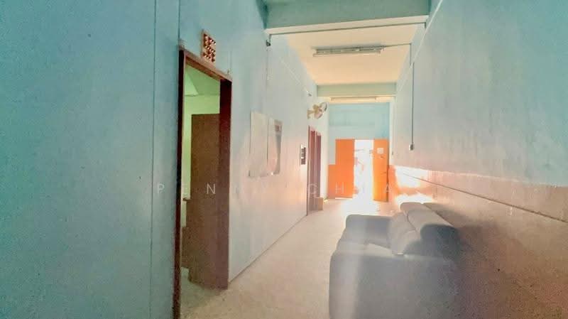 Shop for Sale in Klang (Selangor) - Penny Chia - Corridor - PropertyGuru.com.my