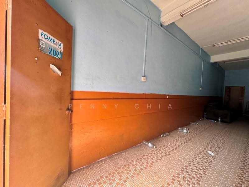 Shop for Sale in Klang (Selangor) - Penny Chia - Corridor - PropertyGuru.com.my