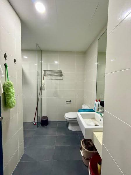 Kediaman Servis untuk Disewa di Southkey Mosaic - Janice Yong - Bathroom - PropertyGuru.com.my