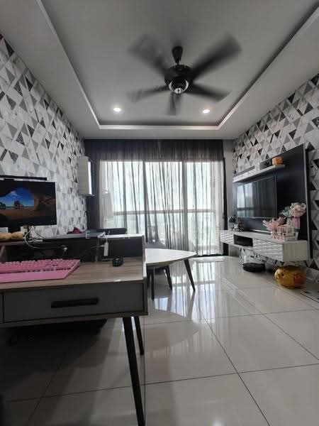 Kondominium untuk Dijual di The Raffles Suites - Eva Siow - Living Room - PropertyGuru.com.my