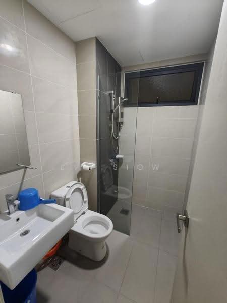 Kondominium untuk Dijual di The Raffles Suites - Eva Siow - Bathroom - PropertyGuru.com.my