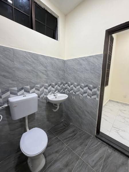 2-storey Terraced House for Sale in Taman Dato' Chellam (Ulu Tiram) - Ravinish Ravinthran - Bathroom - PropertyGuru.com.my