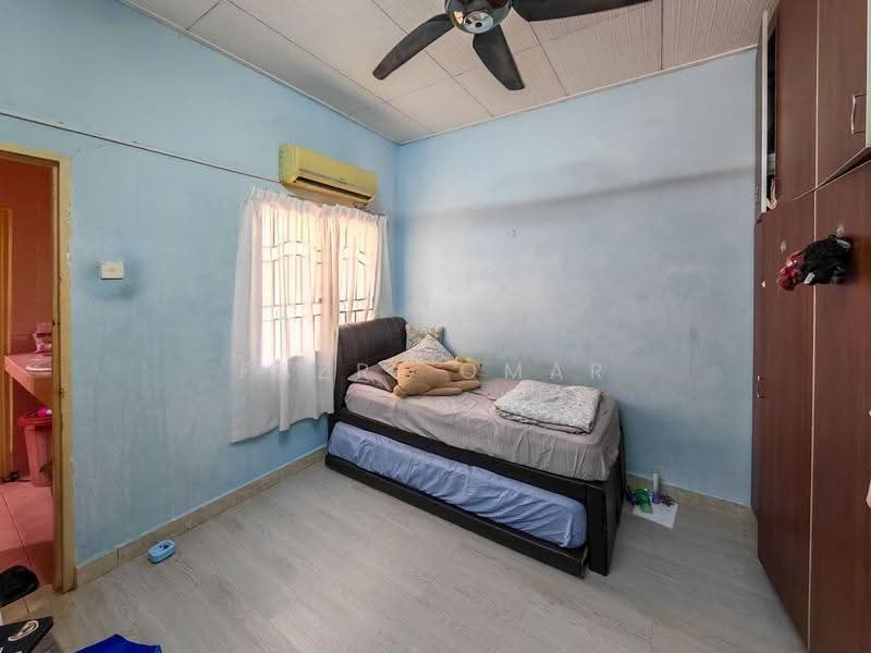 Rumah Teres 2-Tingkat untuk Dijual di Seksyen 7 (Shah Alam) - Fazri Omar - Bedroom - PropertyGuru.com.my