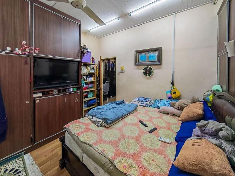 Rumah Teres 2-Tingkat untuk Dijual di Seksyen 7 (Shah Alam) - Fazri Omar - Bedroom - PropertyGuru.com.my