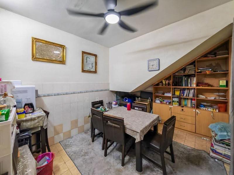 Rumah Teres 2-Tingkat untuk Dijual di Seksyen 7 (Shah Alam) - Fazri Omar - Dining Room - PropertyGuru.com.my