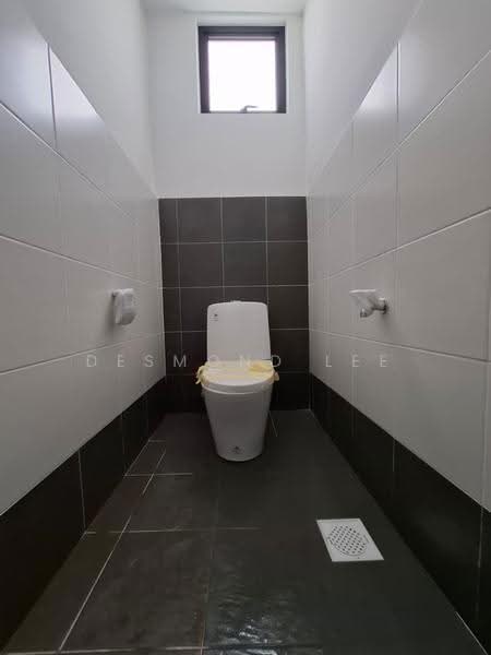 Shop / Office for Rent in Eco Business Park 2 Senai (Senai) - Desmond Lee - Bathroom - PropertyGuru.com.my