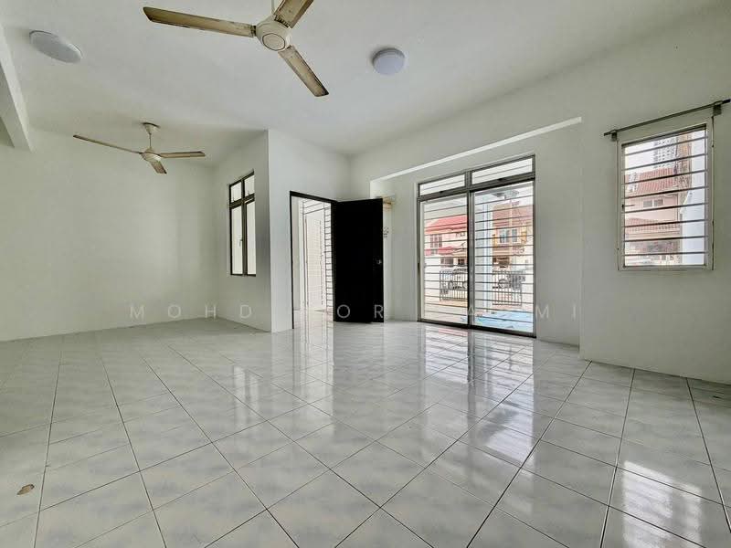 Rumah Teres 2-Tingkat untuk Dijual di Bandar Putra Permai (Seri Kembangan) - Mohd Nor Fahmi - PropertyGuru.com.my