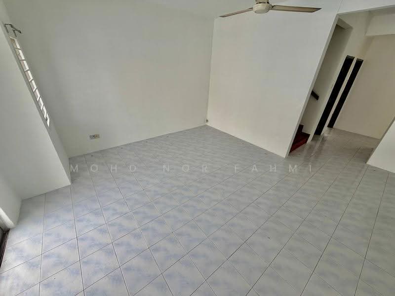 Rumah Teres 2-Tingkat untuk Dijual di Bandar Putra Permai (Seri Kembangan) - Mohd Nor Fahmi - PropertyGuru.com.my