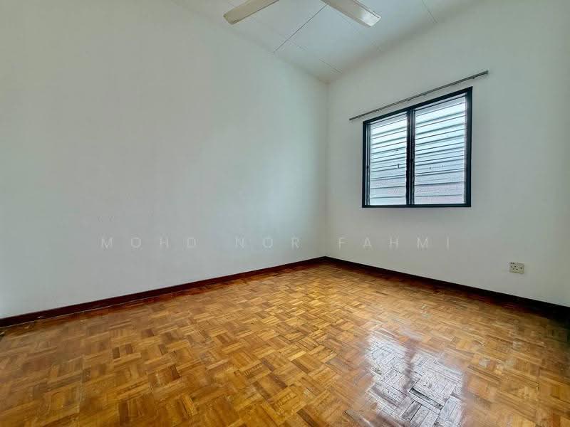 Rumah Teres 2-Tingkat untuk Dijual di Bandar Putra Permai (Seri Kembangan) - Mohd Nor Fahmi - PropertyGuru.com.my