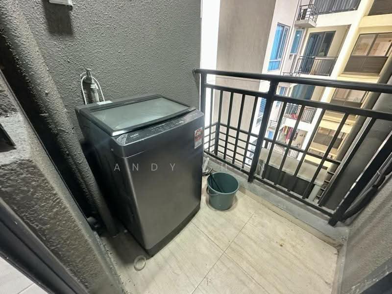 Kediaman Servis untuk Dijual di Country Garden Central Park - Andy Chan - Balcony - PropertyGuru.com.my